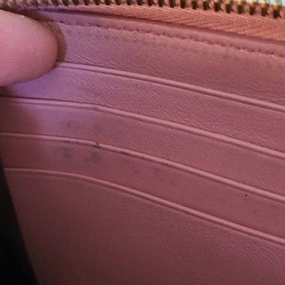 💯 Authentic YSL Wallet 🍀